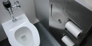 public_toilet_558