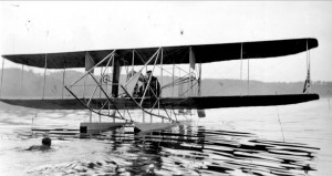 1912_Model_B_Hydromplane_landed